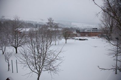 180113 - Snow hits south Wales -Mountain Ash Comprehensive School, one of 1000's of schools forced to close due to the snow