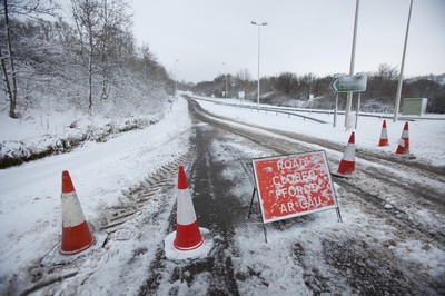 180113 - Snow hits south Wales -The main A470 road is closed north of Merthyr Tydfil towards Brecon