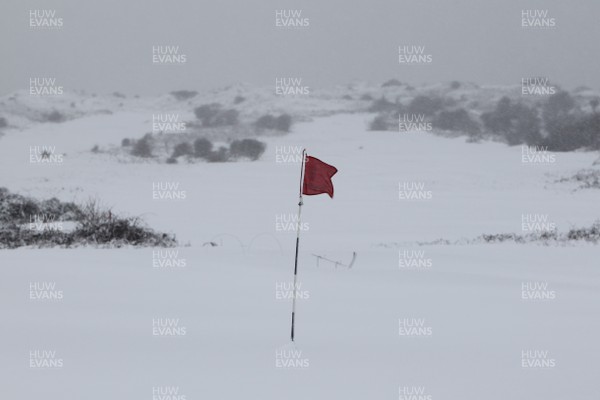 180113 - Snow in South Wales - No Golf today - snow covers the course at Pyle and Kenfig Golf Course near Porthcawl