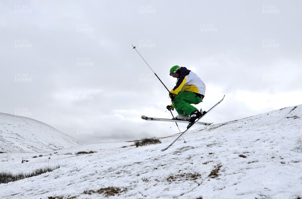 16.12.11.Snow, South Wales. Skier Alwyn Lloyd " Hot Dogs", in the snow at Storey Arms, Nr Brecon, south Wales. 