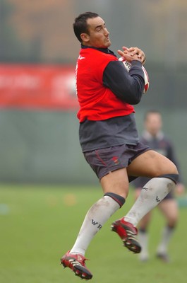 06.11.06  Wales rugby training... Sonny Parker during training with Wales after his recall. 