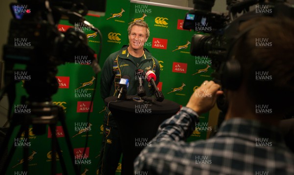 081113 - South Africa Rugby Press Conference, Cardiff - South Africa rugby captain Jean de Villiers talks to the media at press conference