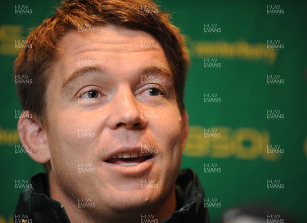 07.11.08 - Rugby South Africa captain John Smit speaks to the media ahead of his sides' clash against Wales 