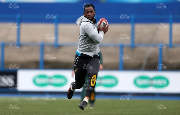271117 - South Africa Rugby Training - Siya Kolisi during training