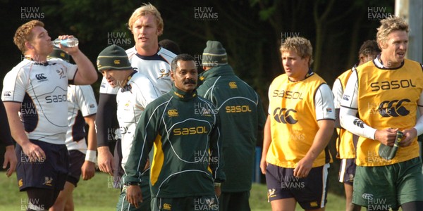 03.11.08 South African Rugby Training. South African Rugby Coach Peter de Villiers during training. 