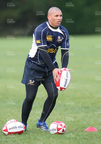 19.11.07 South African rugby training... Ricky Januarie during training near Cardiff. 