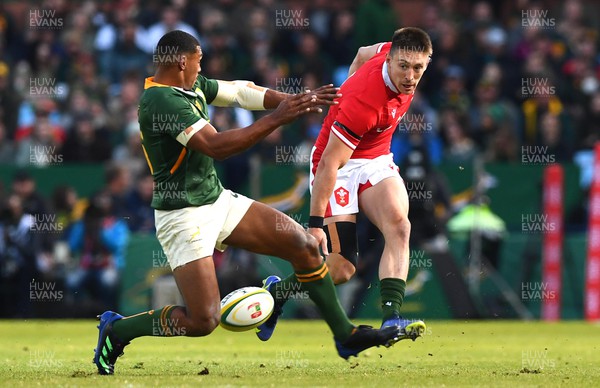 020722 - South Africa v Wales - Castle Lager Incoming Series 2022 First Test - Josh Adams of Wales chips through