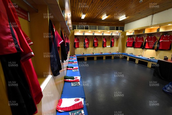020722 - South Africa v Wales - Castle Lager Incoming Series 2022 First Test - The Wales dressing room ahead of kick off