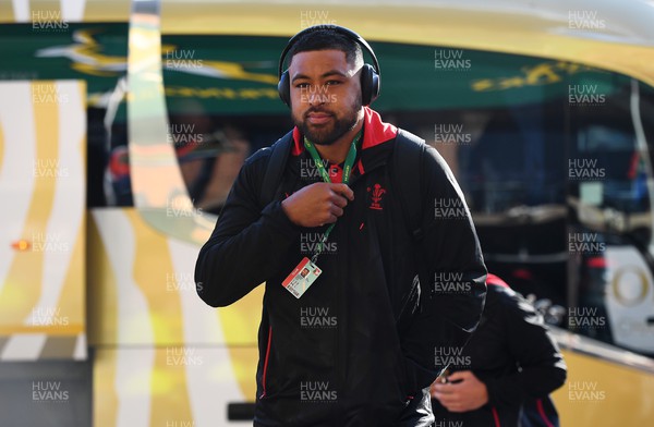 020722 - South Africa v Wales - Castle Lager Incoming Series 2022 First Test - Taulupe Faletau of Wales arrives before at the stadium