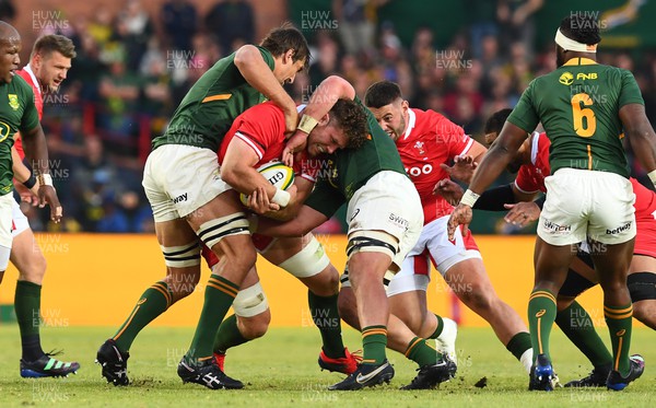 020722 - South Africa v Wales - Castle Lager Incoming Series 2022 First Test - Will Rowlands of Wales is tackled by Eben Etzebeth of South Africa