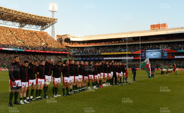 020722 - South Africa v Wales - Castle Lager Incoming Series 2022 First Test - Wales stand for minutes silence in mormory of Phil Bennett