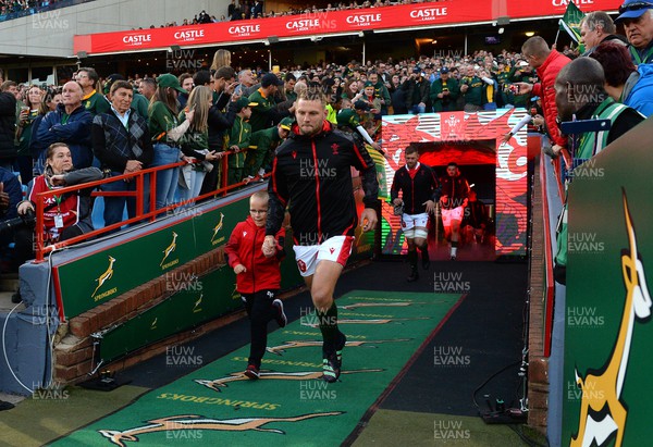 020722 - South Africa v Wales - Castle Lager Incoming Series 2022 First Test - Dan Biggar of Wales runs out with mascot Tomos Jones
