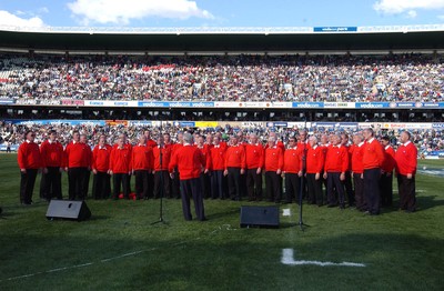 08.06.02  S.AFRICA v WALES, Bloemfontein... A Welsh Choir sings before the match. 