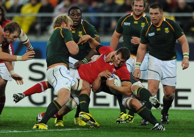 11.09.11 - South Africa v Wales - Rugby World Cup 2011 - Sam Warburton of Wales drives through. 