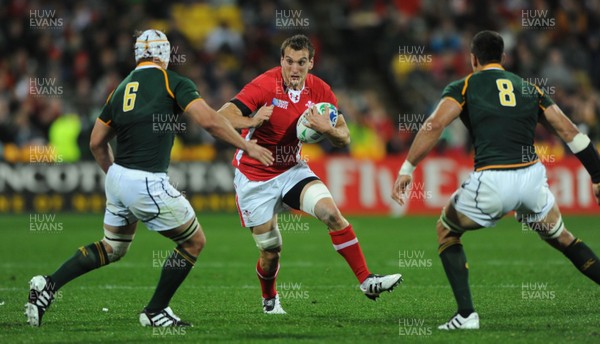 11.09.11 - South Africa v Wales - Rugby World Cup 2011 - Sam Warburton of Wales takes on Heinrich Brussow and Pierre Spies of South Africa. 