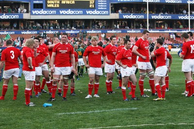 14.06.08 South Africa v Wales (Second Test)... Wales' players dejected at the final whistle.  