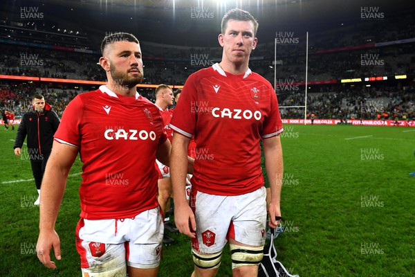 160722 - South Africa v Wales - Castle Lager Incoming Series 2022 Third Test - Gareth Thomas and Adam Beard of Wales at the end of the game