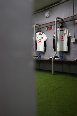 180726 - South Africa v Wales - Nations Championship - Wales changing room before the game
