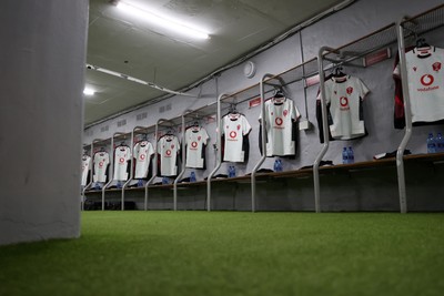 180726 - South Africa v Wales - Nations Championship - Wales changing room before the game