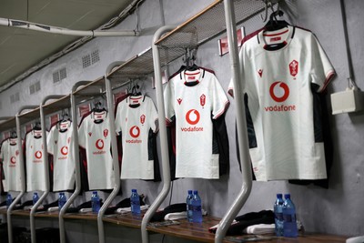 180726 - South Africa v Wales - Nations Championship - Wales changing room before the game