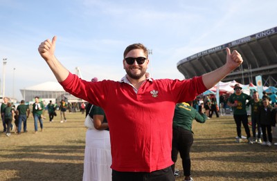 180726 - South Africa v Wales - Nations Championship - Fans outside the stadium before the game