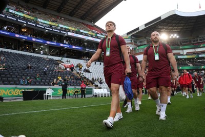 180726 - South Africa v Wales - Nations Championship - Alex Mann of Wales arrives at the stadium