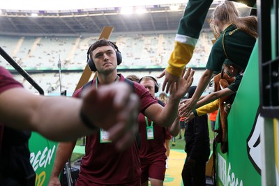 180726 - South Africa v Wales - Nations Championship - Freddie Thomas of Wales arrives at the stadium