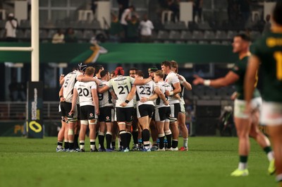 180726 - South Africa v Wales - Nations Championship - Wales team huddle