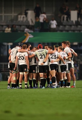 180726 - South Africa v Wales - Nations Championship - Wales team huddle