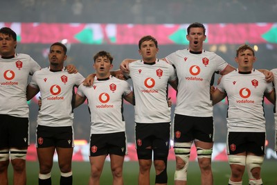 180726 - South Africa v Wales - Nations Championship - Wales sing the anthem