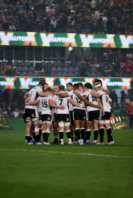 180726 - South Africa v Wales - Nations Championship - Wales team huddle