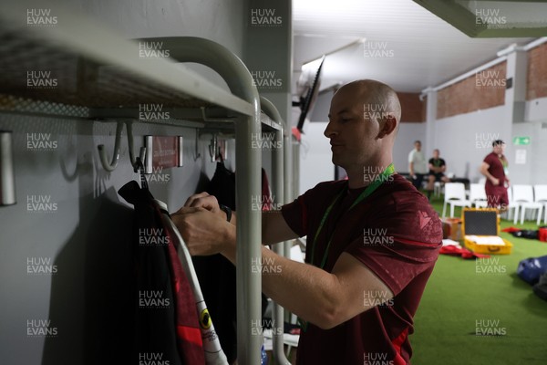 180726 - South Africa v Wales - Nations Championship - Wales changing room before the game