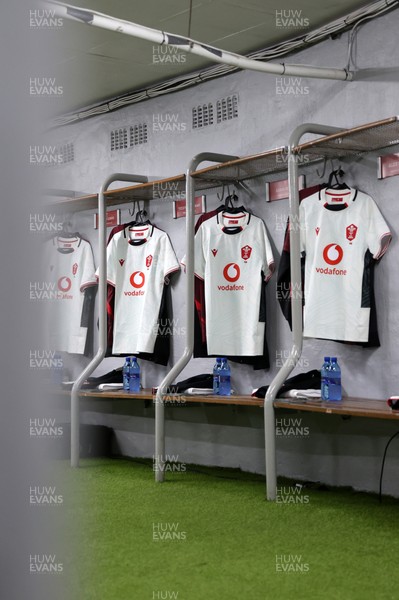 180726 - South Africa v Wales - Nations Championship - Wales changing room before the game