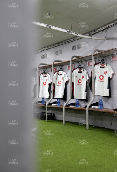 180726 - South Africa v Wales - Nations Championship - Wales changing room before the game