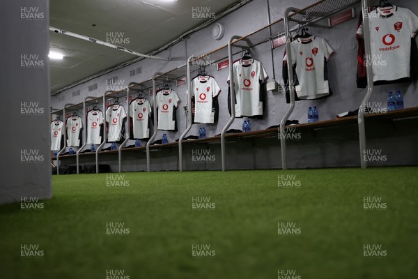 180726 - South Africa v Wales - Nations Championship - Wales changing room before the game