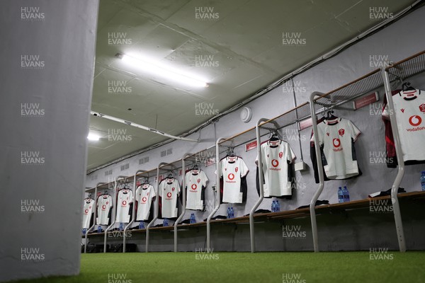 180726 - South Africa v Wales - Nations Championship - Wales changing room before the game