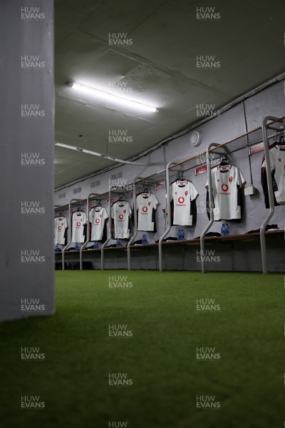 180726 - South Africa v Wales - Nations Championship - Wales changing room before the game