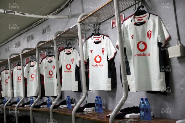 180726 - South Africa v Wales - Nations Championship - Wales changing room before the game