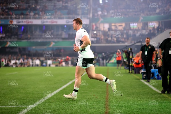 180726 - South Africa v Wales - Nations Championship - Dewi Lake of Wales runs out