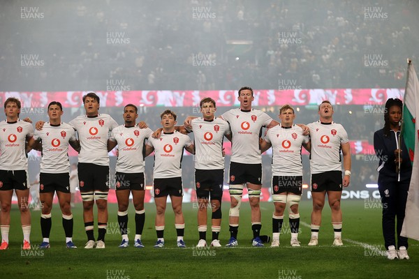 180726 - South Africa v Wales - Nations Championship - Wales sing the anthem
