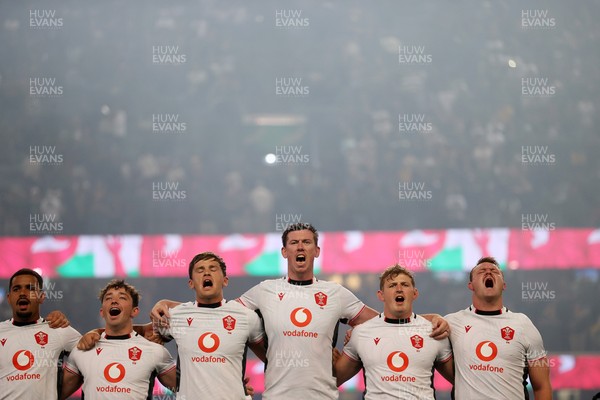 180726 - South Africa v Wales - Nations Championship - Wales sing the anthem