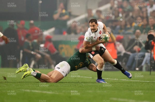 180726 - South Africa v Wales - Nations Championship - Tomos Williams of Wales is tackled by Jesse Kriel of South Africa 