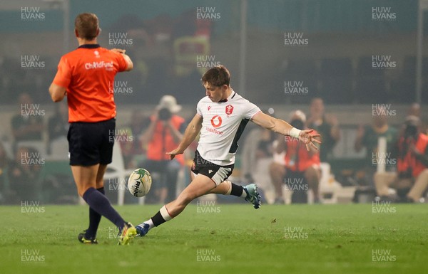 180726 - South Africa v Wales - Nations Championship - Dan Edwards of Wales 