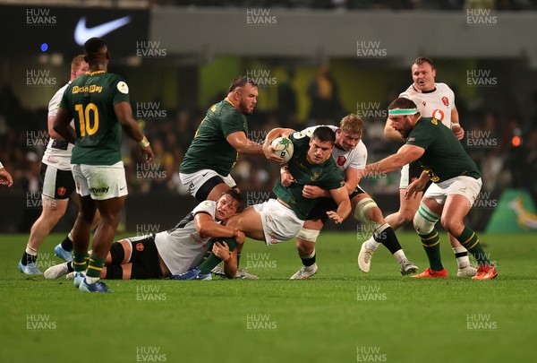 180726 - South Africa v Wales - Nations Championship - Paul de Villiers of South Africa is tackled by Alex Mann and Jac Morgan of Wales 