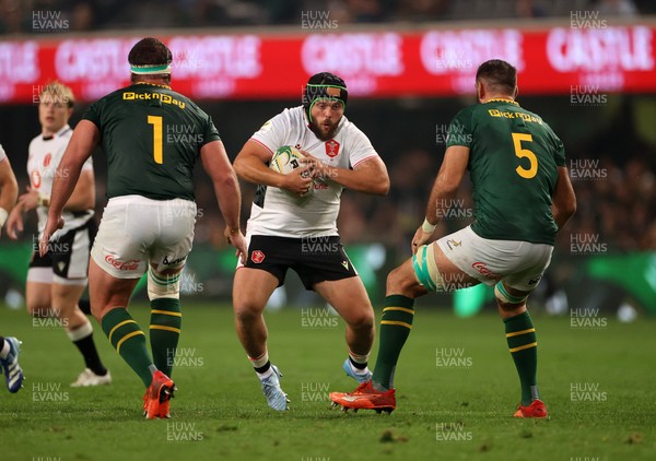 180726 - South Africa v Wales - Nations Championship - Nicky Smith of Wales is tackled by Ruben van Heerden of South Africa 