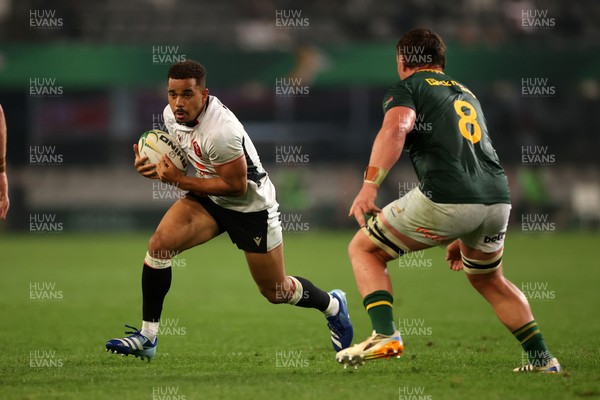 180726 - South Africa v Wales - Nations Championship - Ben Thomas of Wales is challenged by Jasper Wiese of South Africa 