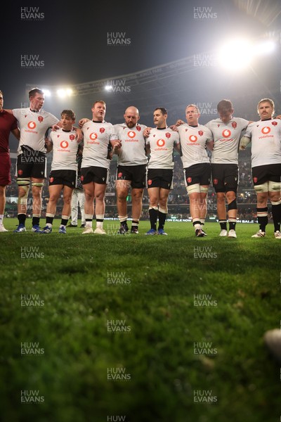 180726 - South Africa v Wales - Nations Championship - Dewi Lake of Wales speaks in the team huddle