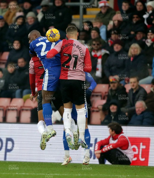 021223 - Southampton v Cardiff City - Sky Bet Championship - Yakou Meite of Cardiff City up for the header