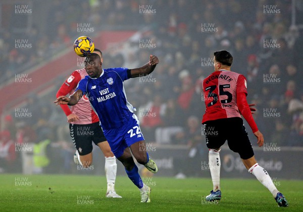 021223 - Southampton v Cardiff City - Sky Bet Championship - Yakou Meite of Cardiff City on the attack