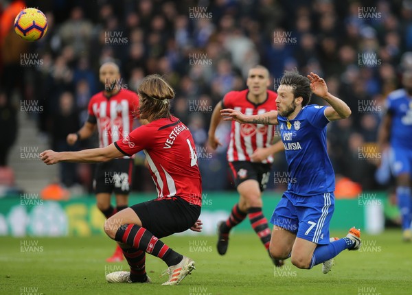 090219 - Southampton v Cardiff City, Premier League - Harry Arter of Cardiff City is tackled by Jannik Vestergaard of Southampton